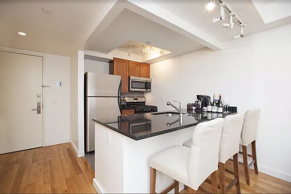 Rented by REAL New York | media 37