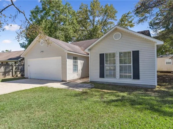 105 Adams Ct, Brunswick, GA 31525