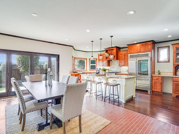 3rd image of 357 Saint Andrews Ln