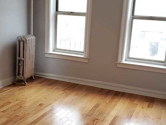 4th image of 1171 President St #B3