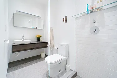 Sold by Prime Manhattan