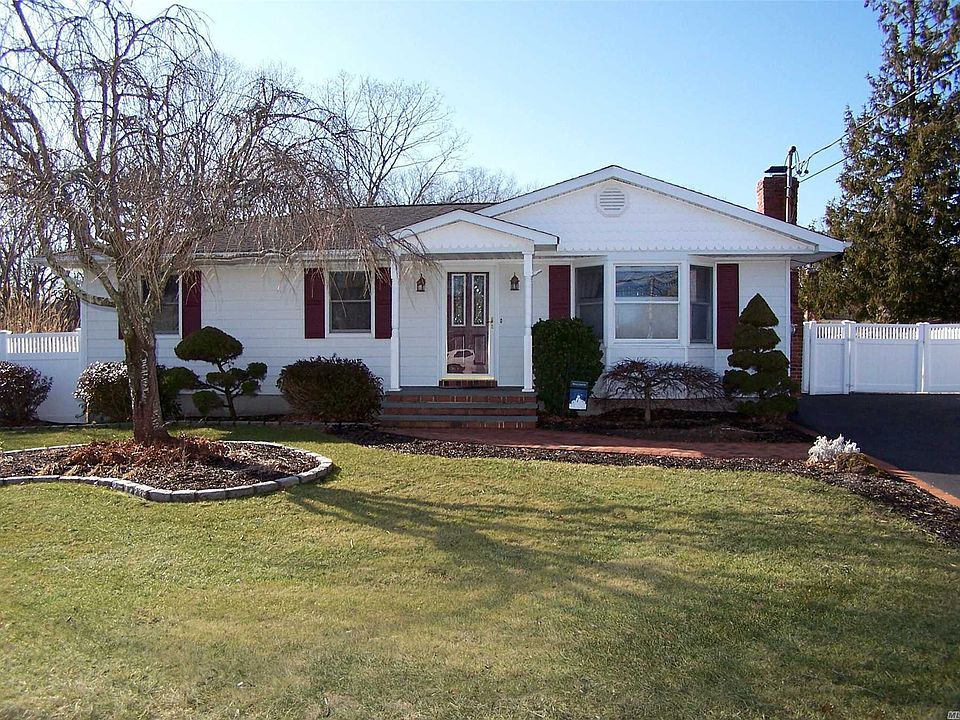1st image of 304 N Titmus Dr