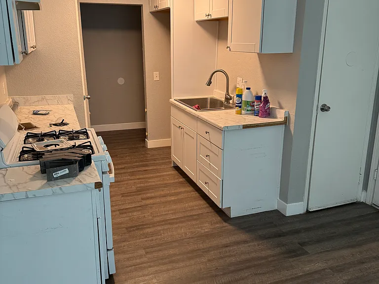 759 Olds Ave — Photo 5