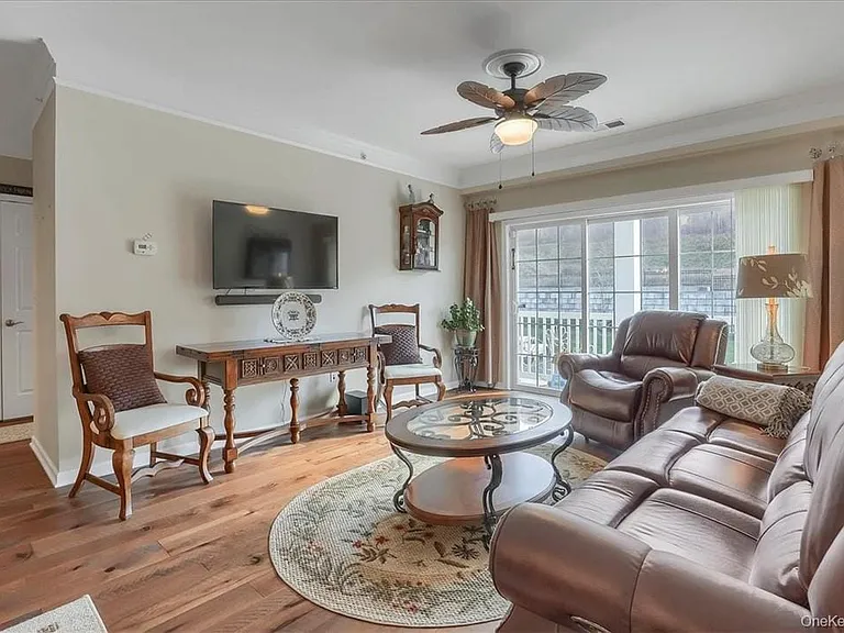 2814 Bennington Dr — Photo 10