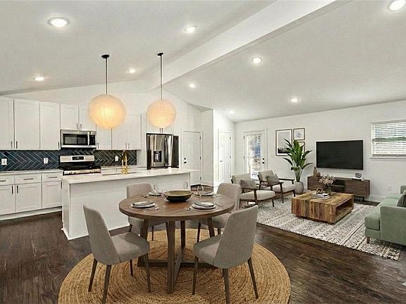 4th image of 2344 Belmont Dr