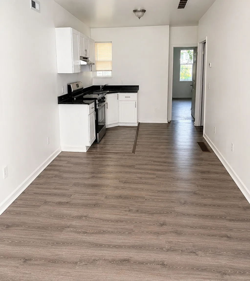 4 bed, 1.5 bath, 1114 sqft, $1,700 — Photo 1