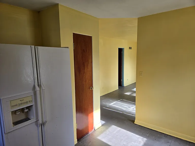 1117 S Saxby Ave — Photo 17