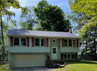 32 Ripple Ln, Beach Lake, PA 18405