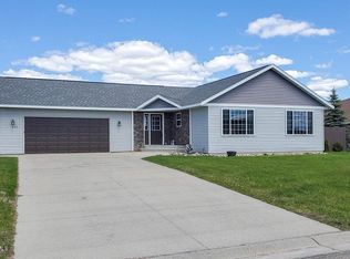 635 7th St NE, Perham, MN 56573