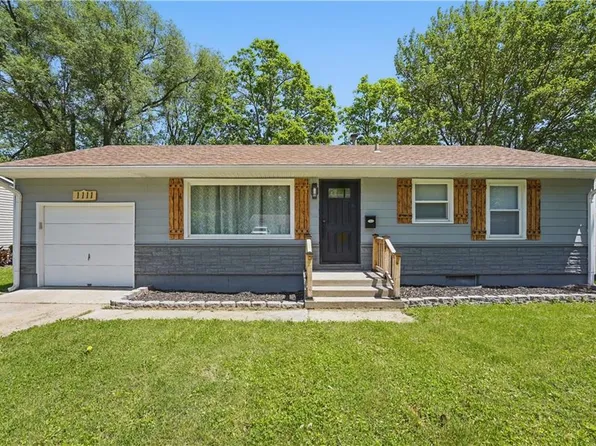 1111 N Indian Ln, Independence, MO 64056