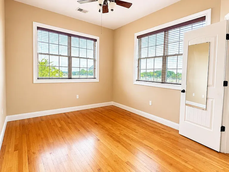 547 Sayre Ave #214 — Photo 7
