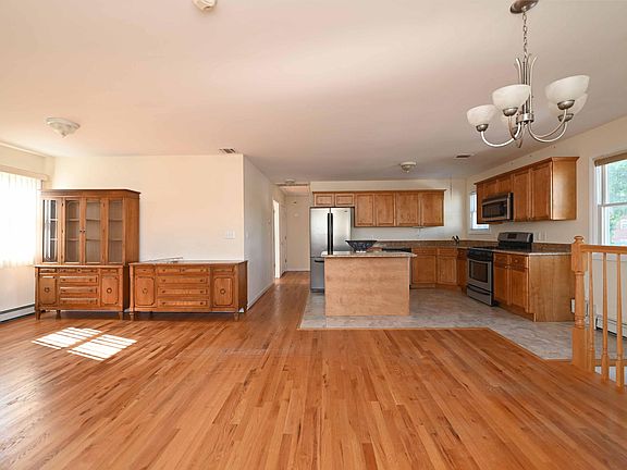 2nd image of 512 Villa Ave Floor 2