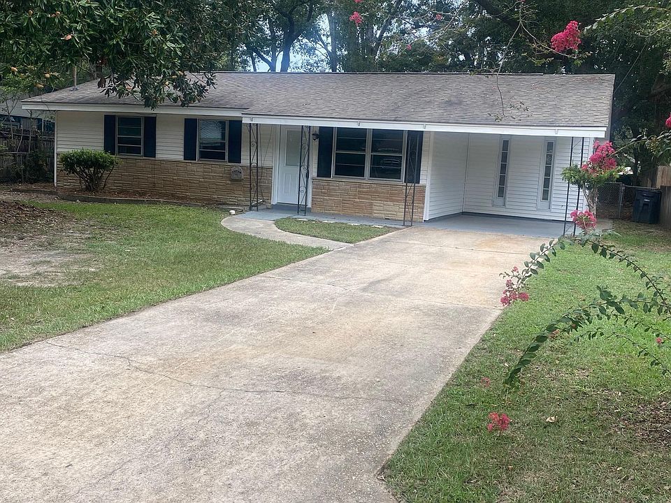 1st image of 229 Woodland Cir