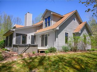 3260 Lonesome Pine Dr, Nashville, IN 47448