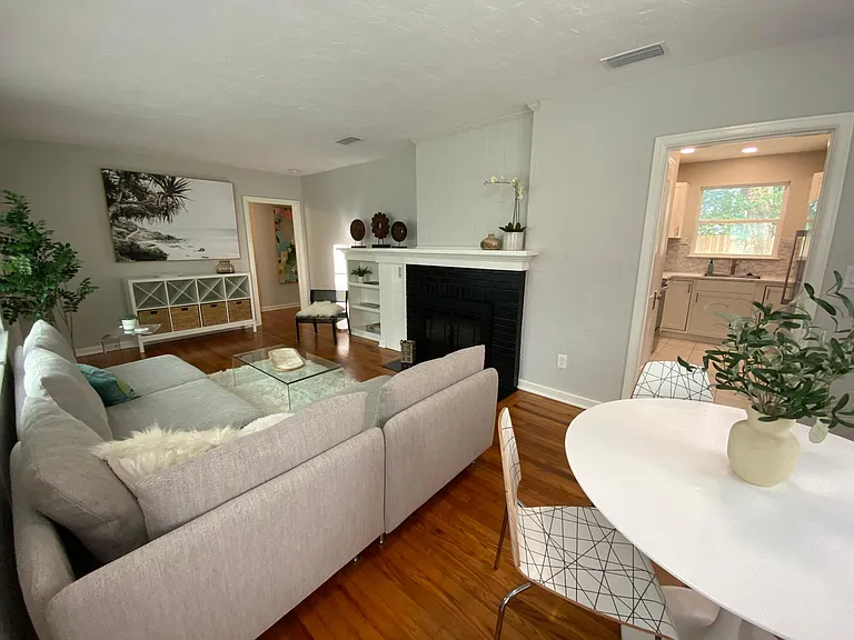 2034 NW 7th Ln — Photo 8