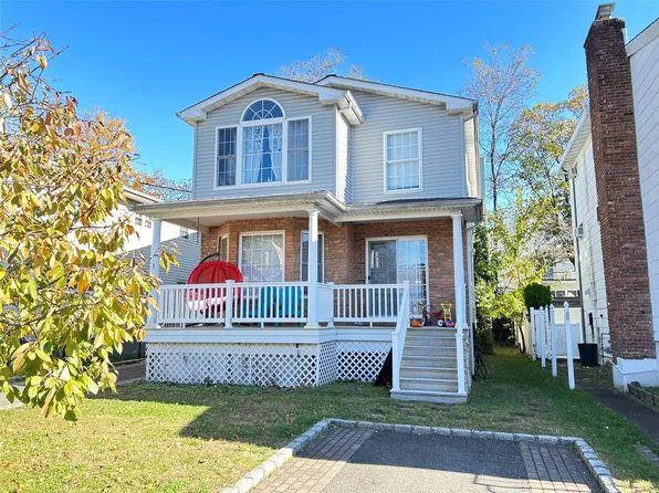 54 Firwood Road, Port Washington, NY 11050