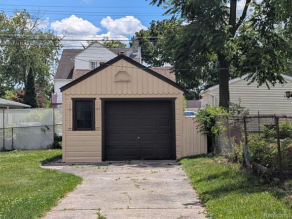 2nd image of 25613 Powers Ave