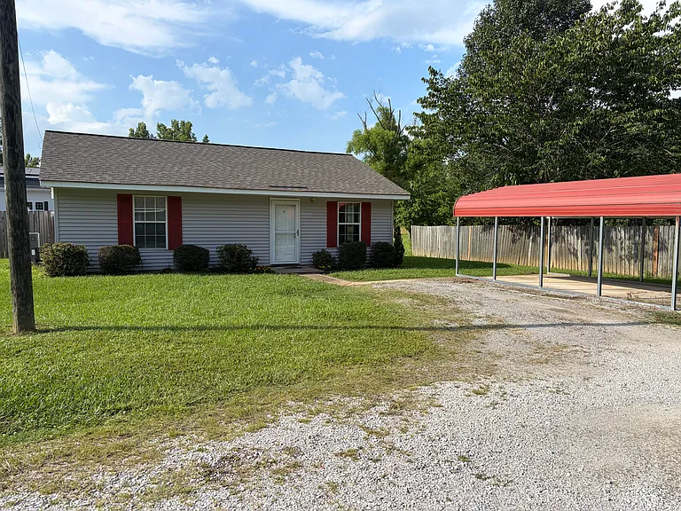 31 Cottage Ln — Photo 2