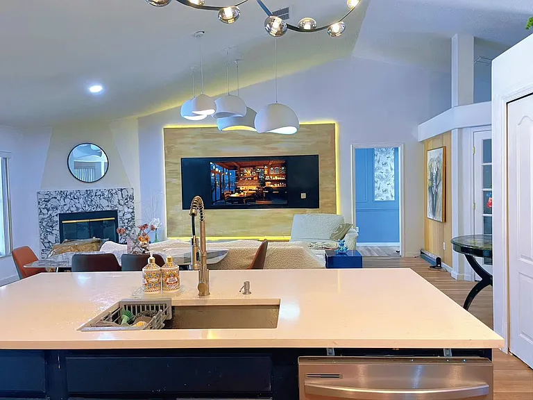13813 Eagleridge Ct — Photo 2