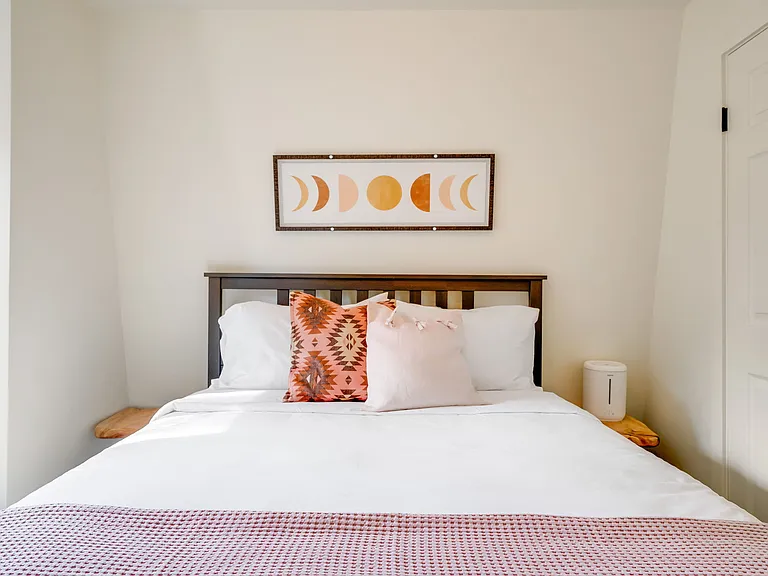 692 Santa Barbara Ave — Photo 17