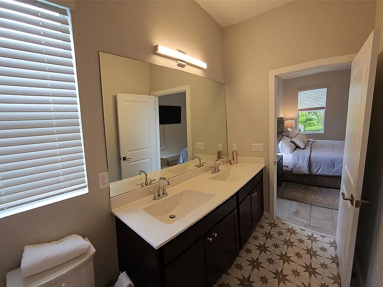3034 NE Skyview Ln — Photo 11