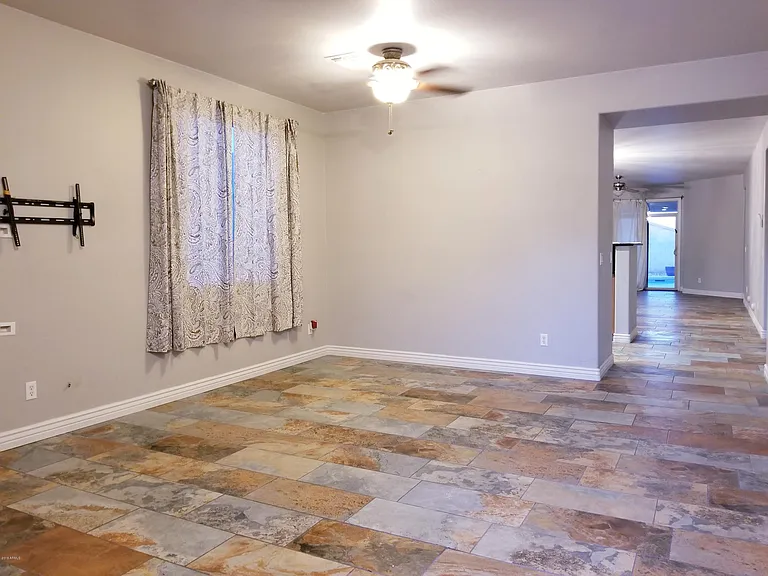 7410 W Darrel Rd — Photo 2