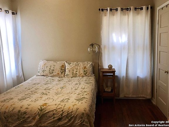 5th image of 1006 W Woodlawn Ave APT 4