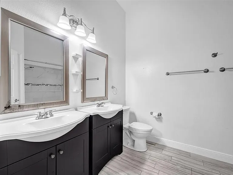 6127 Bayside Key Dr — Photo 29