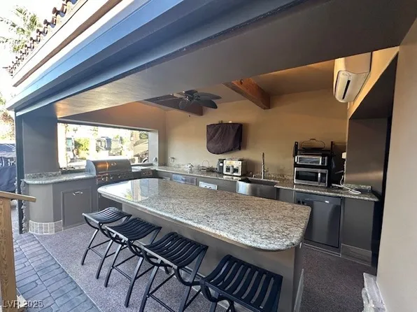 8175 Arville St #300, Las Vegas, NV 89139