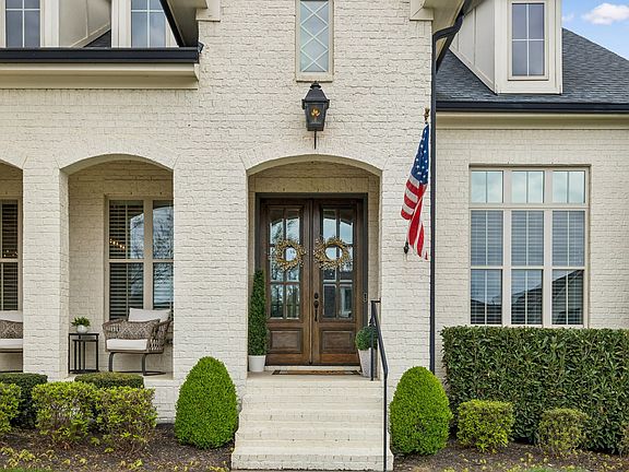 4th image of 4035 Old Light Cir