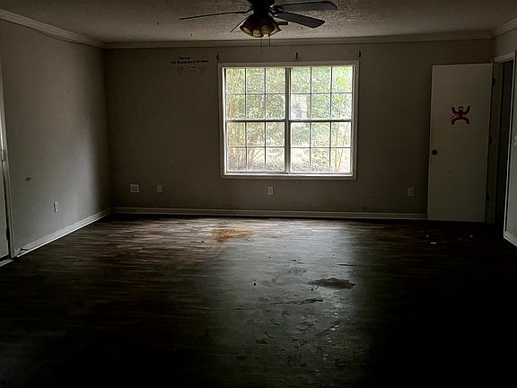 2nd image of 103 Strawberry Ct
