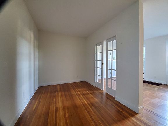 4th image of 50 Shore Blvd #1N