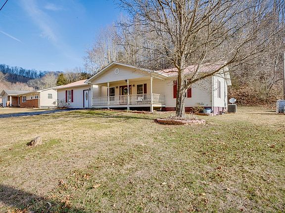 3rd image of 152 Country Oaks Dr