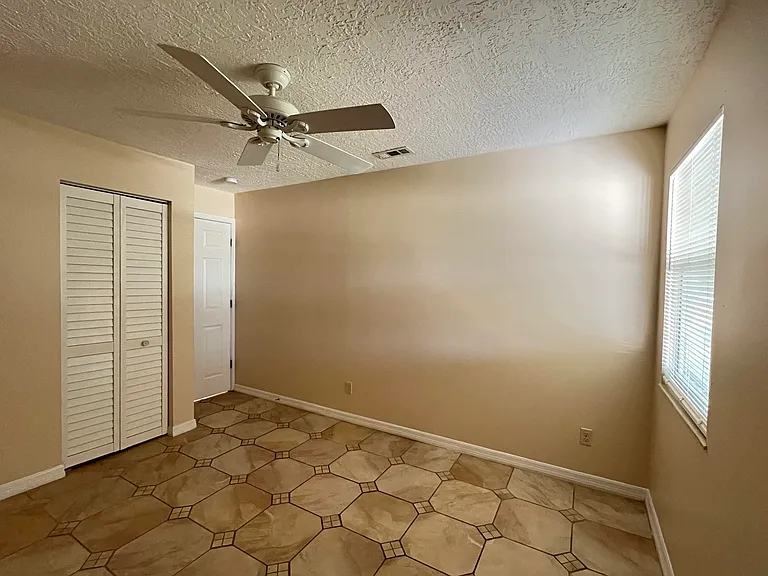 944 Louisiana Ave — Photo 15