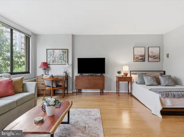 2201 L St NW APT 409, Washington, DC 20037