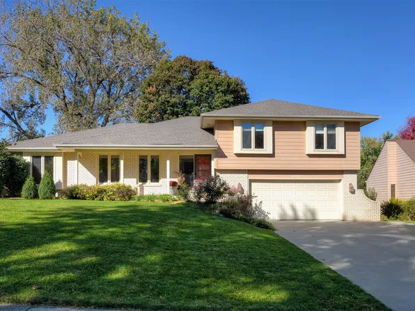 4216 98th St, Urbandale, IA 50322