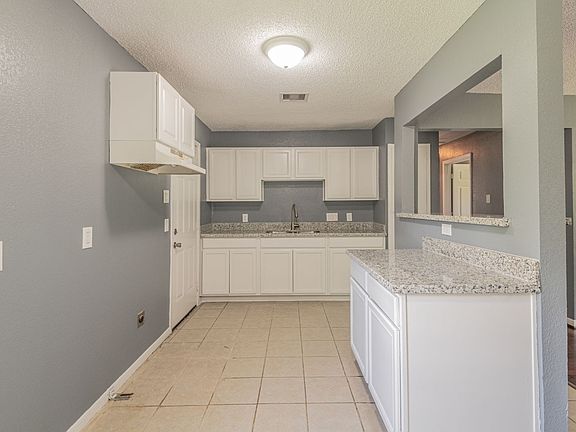 4th image of 5407 Thrush Dr