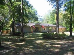 52 Alumni Rd, Beaufort, SC 29907