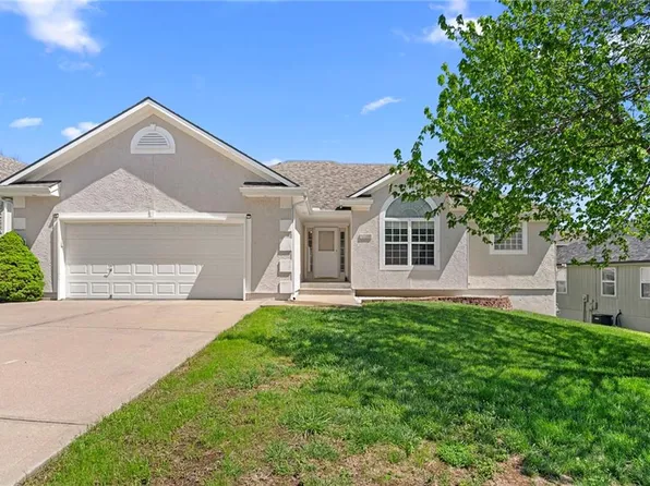 1713 SE Cardinal Dr, Blue Springs, MO 64014