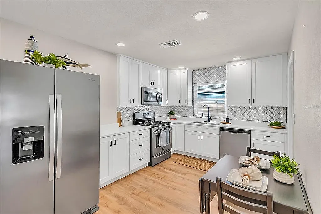 3 bed, 1091 sqft, $2,895 — Photo 4