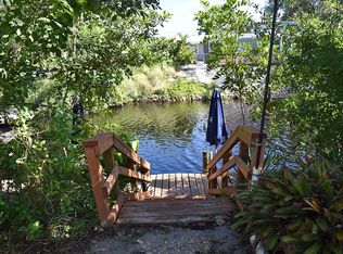 852 E 6th St, Englewood, FL 34223