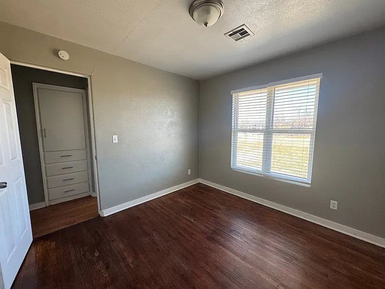 2030 NW 25th St #6 — Photo 14