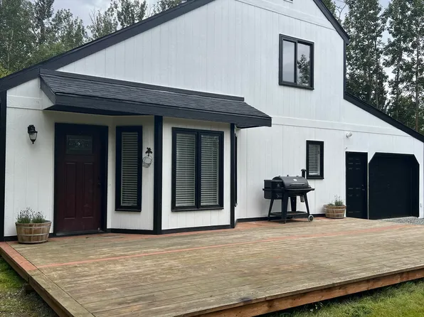 2330 N Green Forest Dr, Palmer, AK 99645