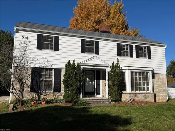 2712 Green Rd, Shaker Heights, OH 44122