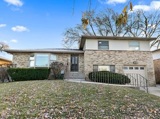 1661 Clay Ct, Melrose Park, IL 60160