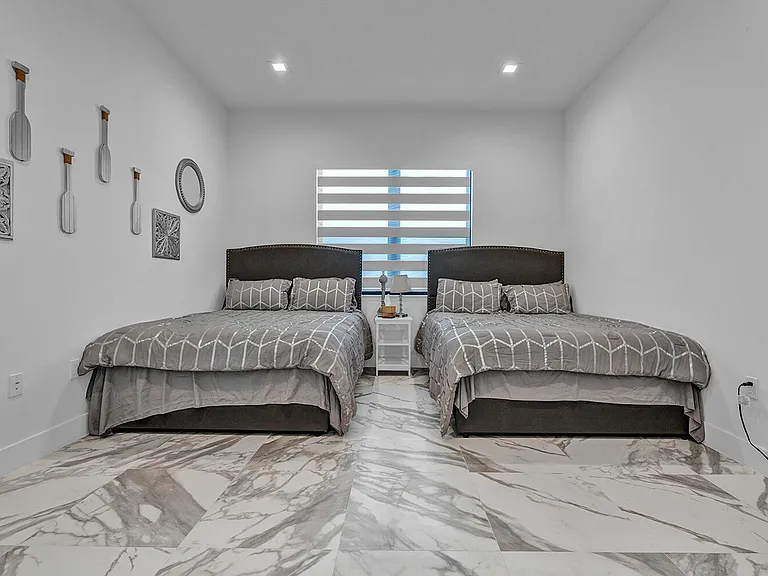 9524 Riverside Park Dr — Photo 18