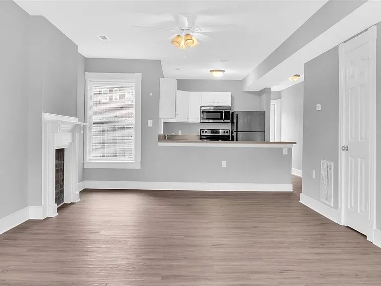 1834 Parkwood Ave — Photo 6