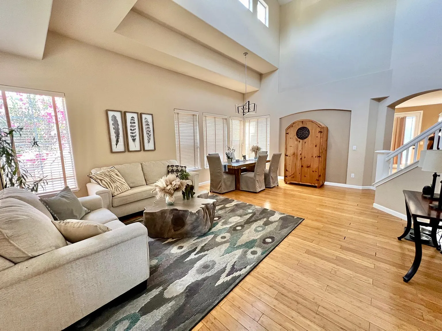 4 bed, 2095 sqft, $4,400 — Photo 4