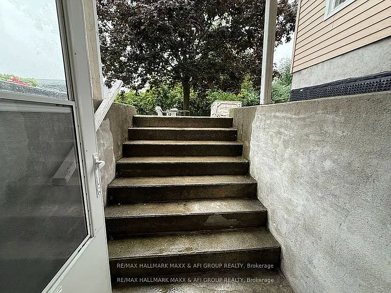 47 Metro Rd S — Photo 37