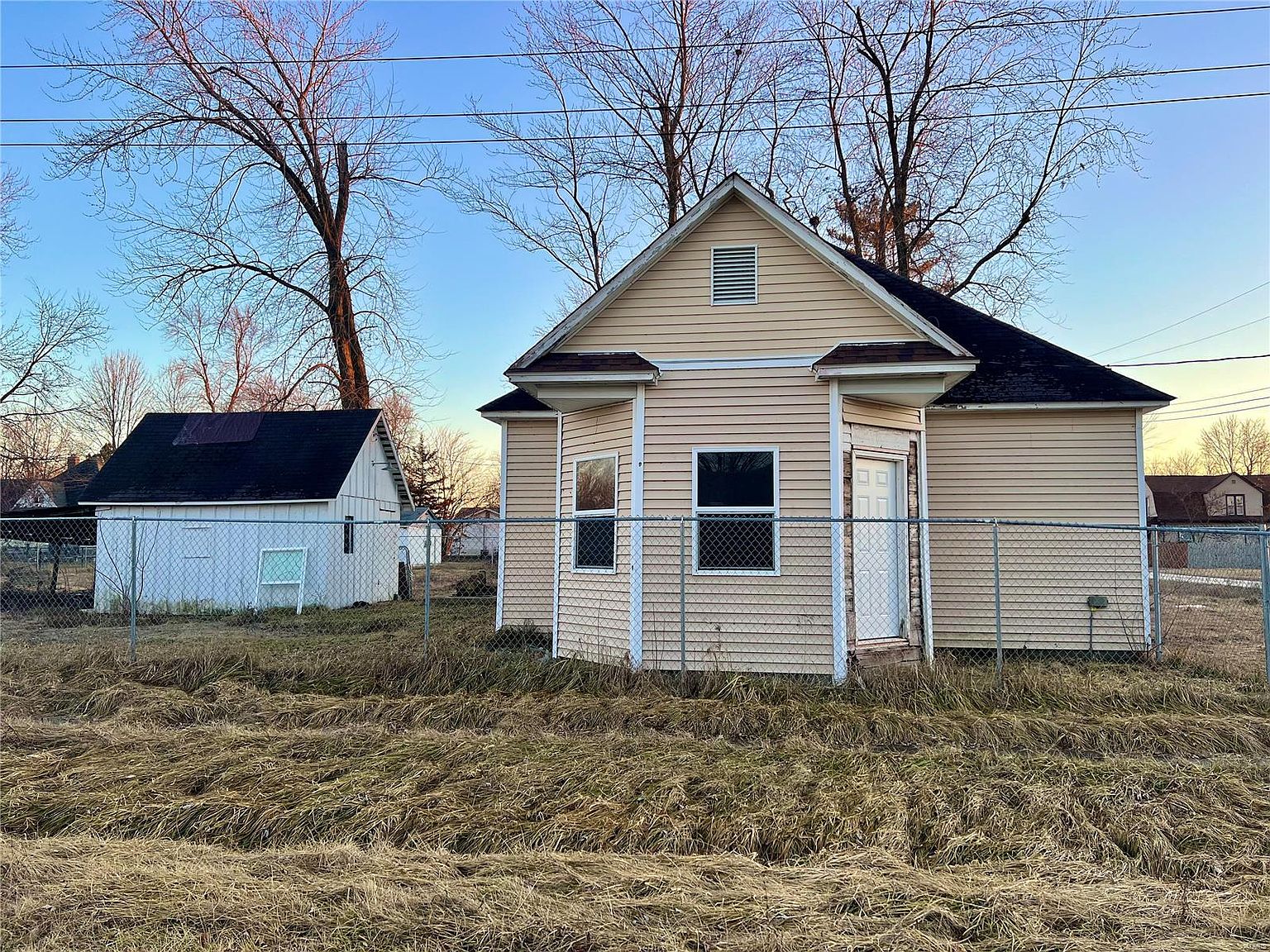 700-702 Broadway St, Bellflower, MO 63333 | Zillow